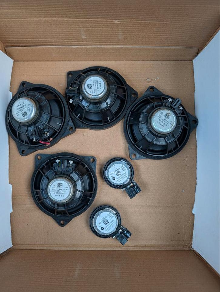 Tesla Model 3 Speaker Set, Auto-onderdelen, Elektronica en Kabels, Gebruikt, Ophalen