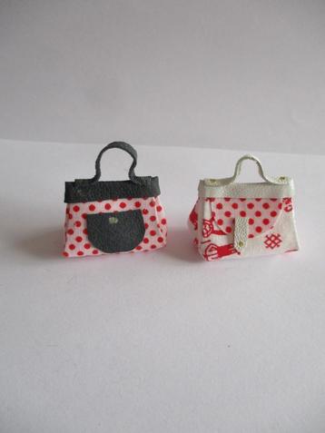 poppenhuis tasjes (R/W) €1.75 per stuk beschikbaar voor biedingen