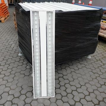 ZEER NETTE SUPERZUINIGE T5  TL armaturen - 2x28 watt HOOGFR beschikbaar voor biedingen