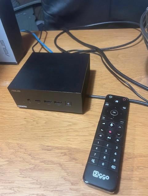 asus minipc met, Computers en Software, Desktop Pc's, Zo goed als nieuw, 3 tot 4 Ghz, SSD, 8 GB, Ophalen