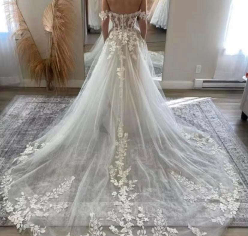 Fraaie nieuwe trouwjurk €849 34 36 38 40 42 44, Ophalen, Nieuw, Wit, Trouwjurk