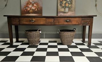 Oude sidetable dressoir beschikbaar voor biedingen