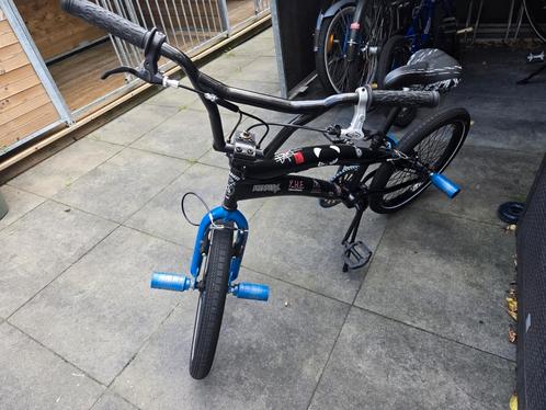 Recent opgeknapte BMX 20 inch, Fietsen en Brommers, Fietsen | Crossfietsen en BMX, Zo goed als nieuw, Stuur 360° draaibaar, Voetsteunen