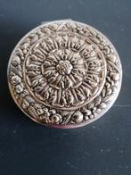 Antiek djokja Zilveren Doosje met Bloemmotief, Antiek en Kunst, Antiek | Goud en Zilver, Ophalen