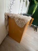 Een mooi hout kastje, Overige regio's