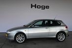 Alfa Romeo 147 1.6 T.Spark Distinctive Airco Cruise Control, Auto's, Voorwielaandrijving, Gebruikt, Zwart, 4 cilinders