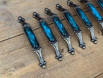 Negen elegante metalen handgrepen met glazen inleg. beschikbaar voor biedingen