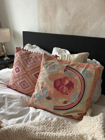 Leuke sierkussens roze ibiza IKAT kussens oranje beige beschikbaar voor biedingen