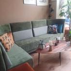 Mooie groene hoek-/lounge bank, Huis en Inrichting, Banken | Complete zithoeken, Ophalen, Zo goed als nieuw