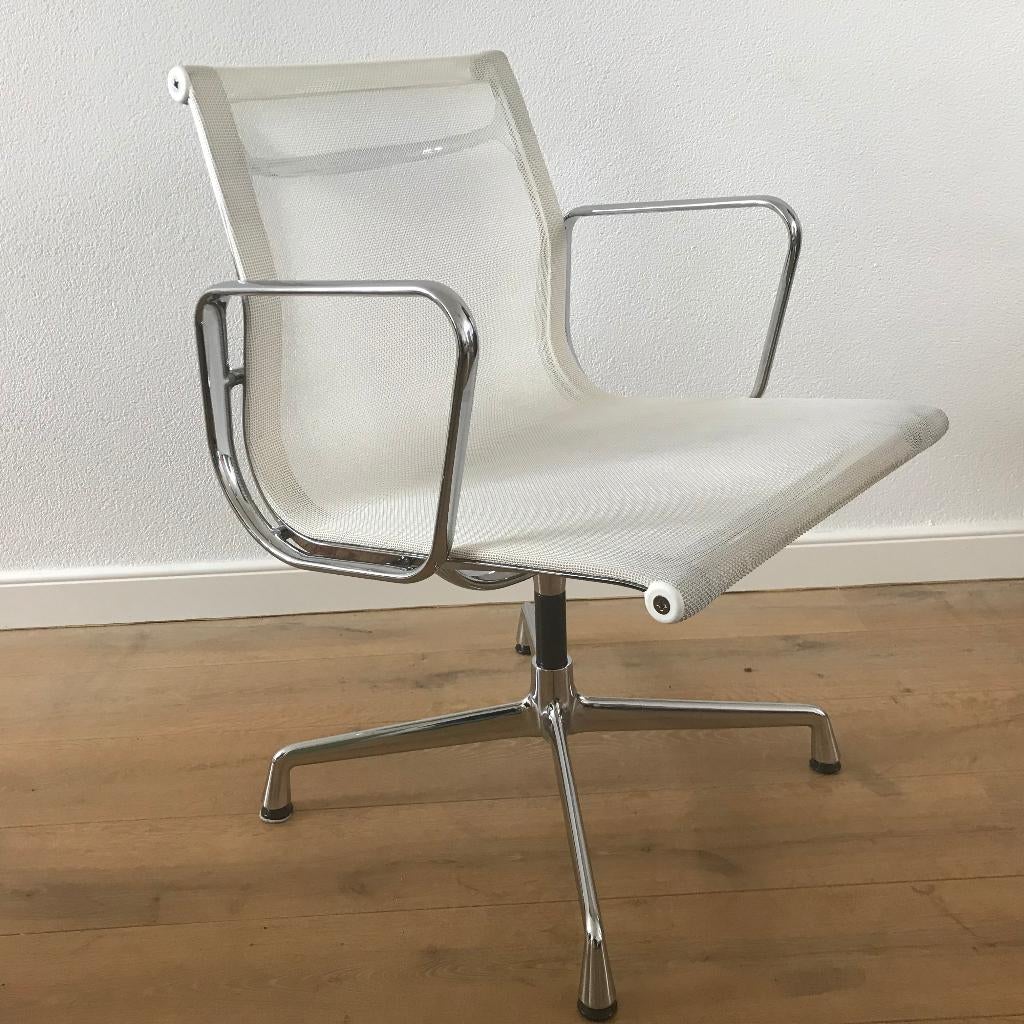 IZGS Vitra EA 107 EA107 stoel wit netweave chroom, Wit, Ophalen of Verzenden, Zo goed als nieuw, Nvt