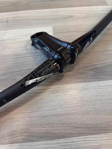 FSA SL-K Carbon Stuur en SL-K DROP Stuurpen beschikbaar voor biedingen