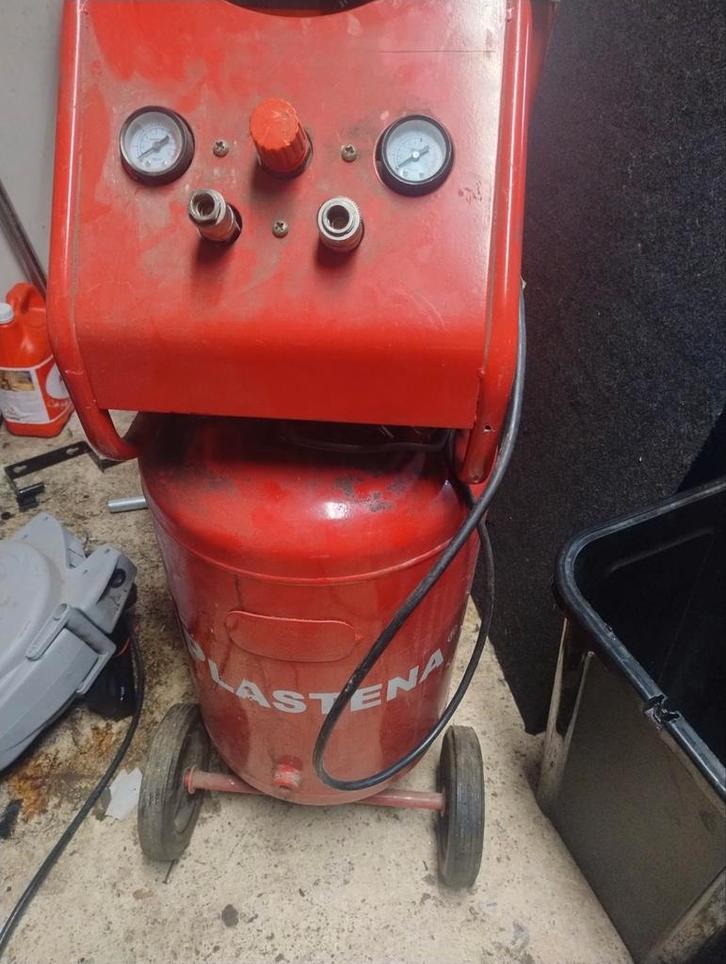 Compressor 50L - Ideaal voor klussen!, Doe-het-zelf en Verbouw, Compressors, Gebruikt, 6 tot 10 bar, 25 tot 100 liter, Minder dan 200 liter/min