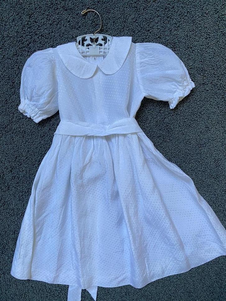 Antiek sneeuwwit jurkje met pofmouwtjes *Nous Deux*, Antiek en Kunst, Antiek | Kleding en Accessoires, Kinderen, Ophalen of Verzenden