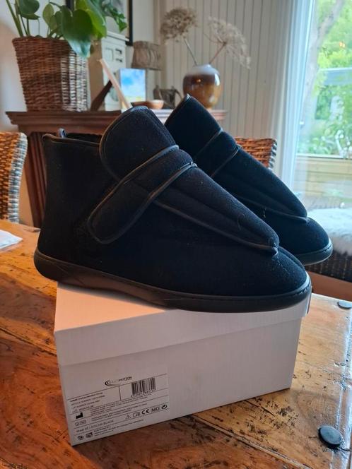 NIEUW IN DOOS Multimotion verbandschoenen/ pantoffels NIEUW, Diversen, Verpleegmiddelen, Nieuw, Ophalen of Verzenden