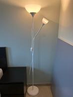 Ikea Tagarp Staande Lamp Wit + 2 LED Lampen, Huis en Inrichting, Lampen | Vloerlampen, Ophalen of Verzenden, Zo goed als nieuw