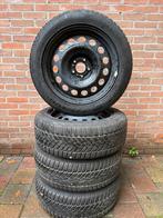 4x Winterbanden op velg 215/55R17 goed profiel!, Banden en Velgen, 17 inch, Personenwagen, Gebruikt
