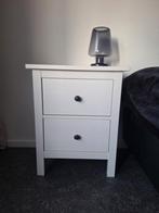 2 nachtkastjes Hemnes, Huis en Inrichting, Slaapkamer | Nachtkastjes, Ophalen, Minder dan 45 cm