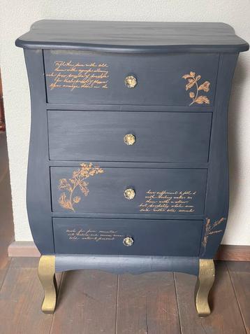 Kastje “ Petite Bleu” beschikbaar voor biedingen