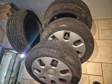Stalen velg met overjarige winterbanden 205/55 R 16 91H beschikbaar voor biedingen