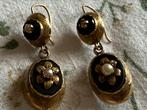 Antieke Gouden Oorbellen met Onyx en Parel, Ophalen of Verzenden, Goud, Hangers, Met edelsteen