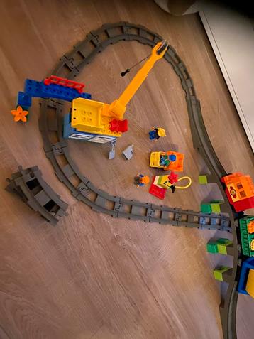 Grote set lego duplo electrische trein enz beschikbaar voor biedingen