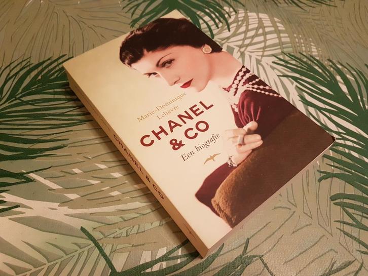 CHANEL & CO - een biografie, Boeken, Mode, Zo goed als nieuw, Overige onderwerpen, Ophalen of Verzenden