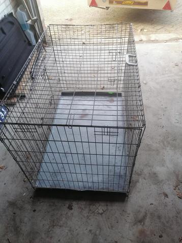 Grote kooi,Bench, metalen box kooi voor mens en  beschikbaar voor biedingen