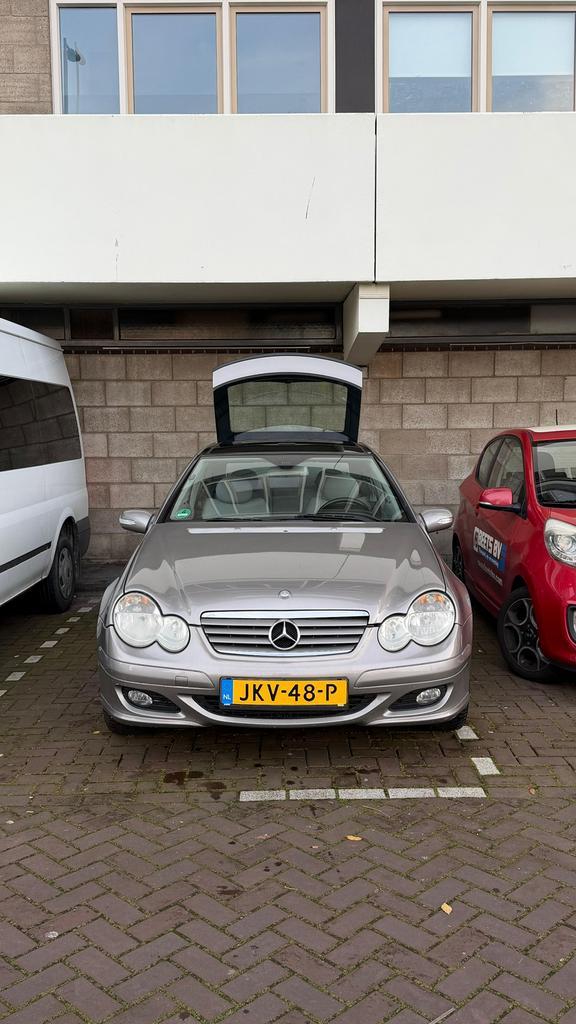 Mercedes-Benz C-Klasse C180 Kompr 1.8 Sportcoupe 2007 Grijs, Auto's, Mercedes-Benz, Particulier, C-Klasse, Benzine, Coupé, Handgeschakeld
