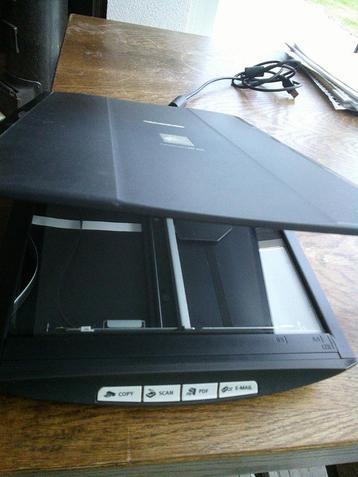 CanoScan Lide 100-flatbedscanner, met USB snoer. beschikbaar voor biedingen