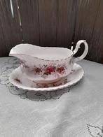 Royal albert lavender rose saus kom met schotel, Antiek en Kunst, Antiek | Servies los, Ophalen of Verzenden