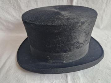 Vintage Hoge Hoed - Cilinderhoed. beschikbaar voor biedingen