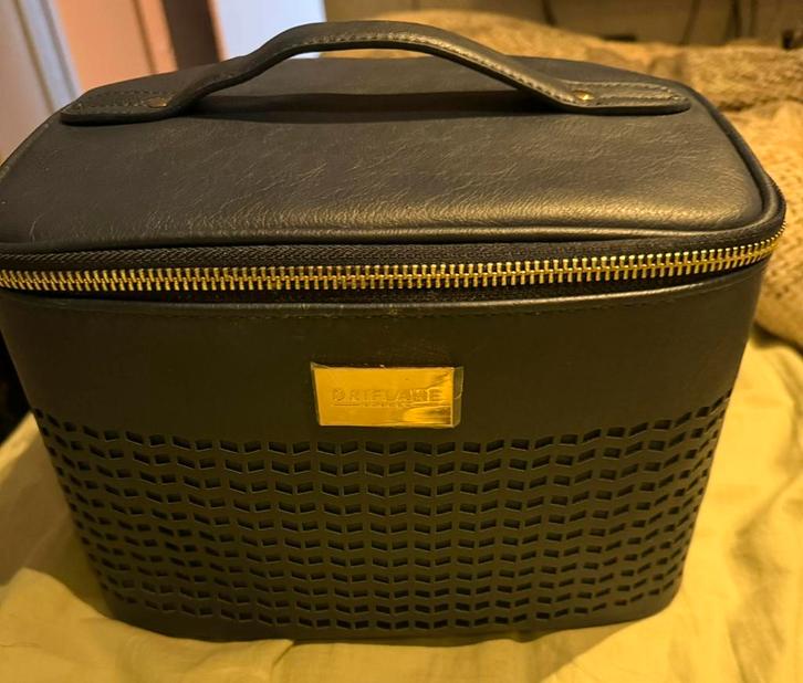 Mooie blauwe make-up tas/beautycase Oriflame, Sieraden, Tassen en Uiterlijk, Beautycases, Zo goed als nieuw, Softcase, Blauw, Ophalen of Verzenden