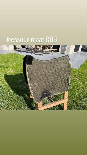 Dressuurdekje maat COB beschikbaar voor biedingen