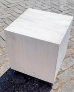 Vierkante houten tafel met wieltjes, Ophalen, Zo goed als nieuw, Vierkant, Hout