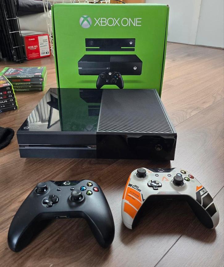 Xbox One + Games & Accessoires (Gears of War), Spelcomputers en Games, Games | Xbox One, Gebruikt, Shooter, 3 spelers of meer