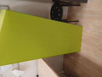 grote appeltjes groen lampenkap beschikbaar voor biedingen