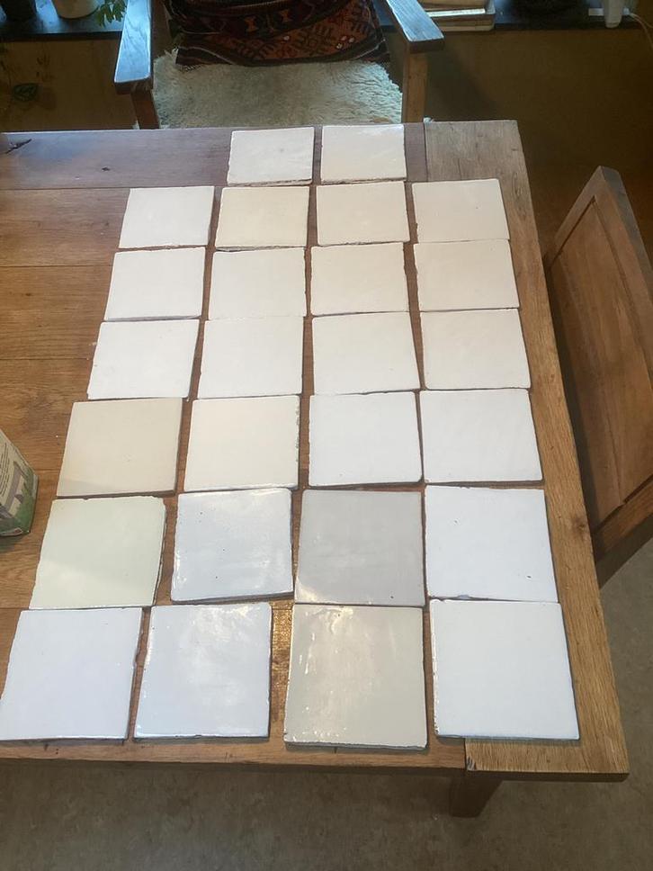 26 handgemaakte friese witjes, Doe-het-zelf en Verbouw, Tegels, Zo goed als nieuw, Wandtegels, Keramiek, Minder dan 20 cm, Minder dan 5 m²