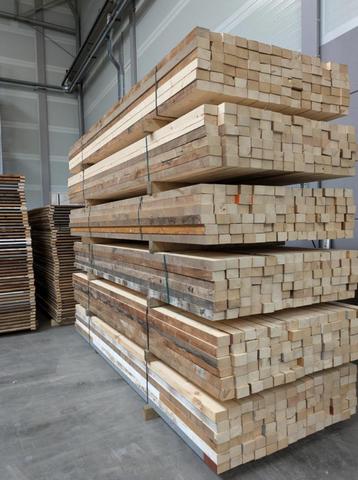 Circulair balkhout 44 x 69 x 2700 mm beschikbaar voor biedingen