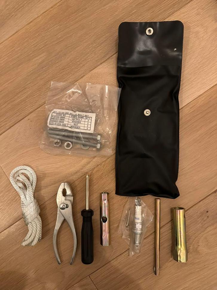 Mercury 8 pk vt nieuw gereedschapsetje instructie boekjes, Watersport en Boten, Accessoires en Onderhoud, Zo goed als nieuw, Motor en Techniek