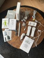 Wii spelcomputter met 15 spellen en veel extra’s, Spelcomputers en Games, Ophalen, Zo goed als nieuw, Met 2 controllers