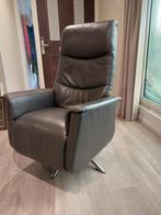 Mooie relaxstoel met metalen voet, Huis en Inrichting, Fauteuils, Ophalen, Gebruikt, 50 tot 75 cm, Leer
