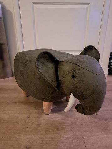 Olifant voetenbank huiskamer kinderkamer poef krukje kwantum beschikbaar voor biedingen