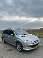 Peugeot 206 1.4 16V trekhaak airco nieuw apk zuinig NAP✅, Auto's, Peugeot, Voorwielaandrijving, 1360 cc, Zwart, 4 cilinders