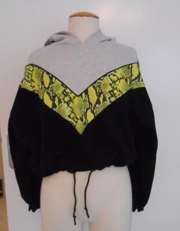 Bershka hoodie grijs/zwart/geel mt M beschikbaar voor biedingen