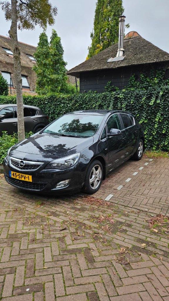 Opel Astra 1.4 Turbo Sport 5D 2011 Zwart, Auto's, Opel, Particulier, Astra, ABS, Airbags, Airconditioning, Alarm, Bluetooth, Boordcomputer