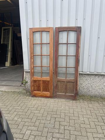 Antieke set pitchpine ensuitedeuren met geetst gelepen glas beschikbaar voor biedingen