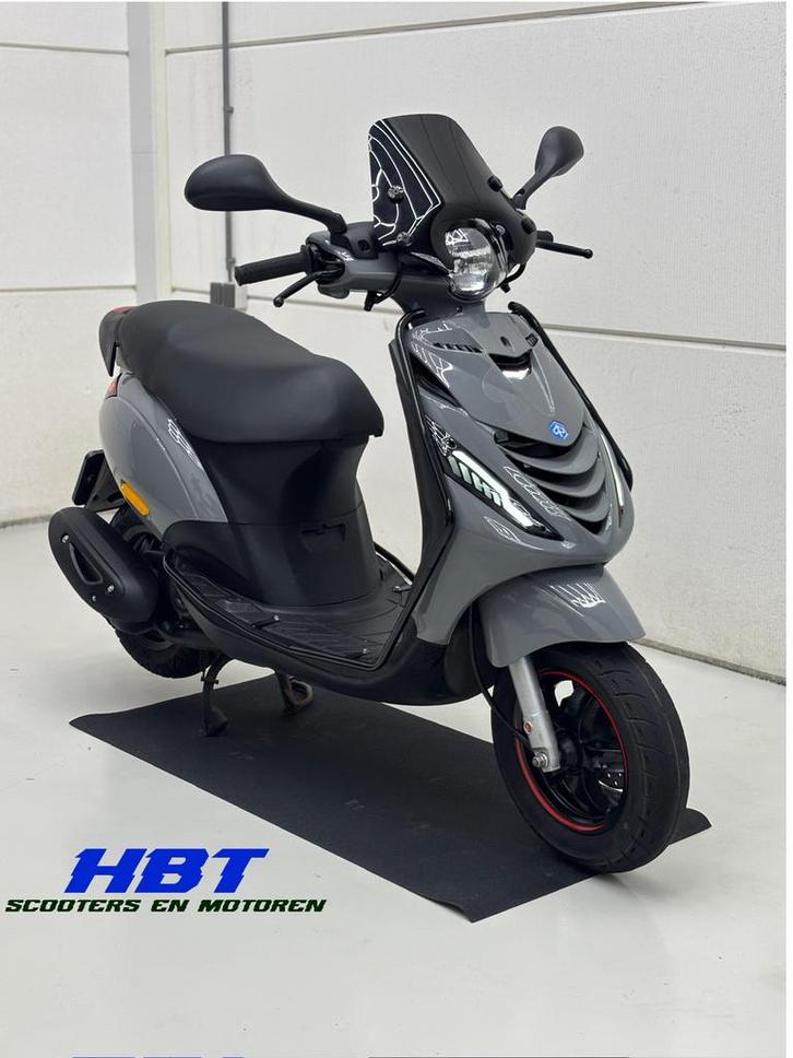 Piaggio Zip E5 | Full Optie | Nardo Grijs | 5515KM, Fietsen en Brommers, Scooters | Piaggio, Zo goed als nieuw, Zip, Maximaal 45 km/u
