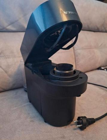 Nespresso Vertuo Pop Zwart + Accessoires beschikbaar voor biedingen