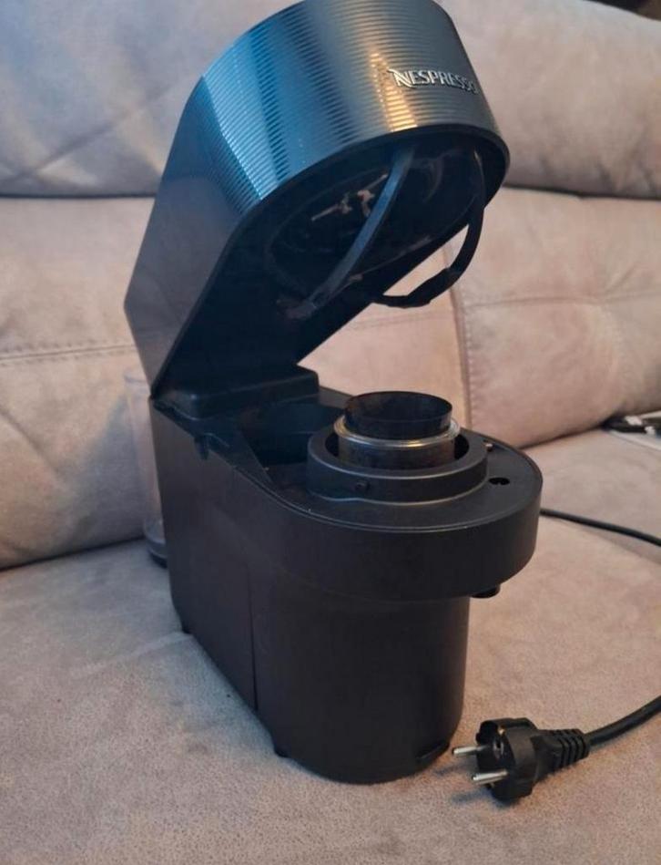 Nespresso Vertuo Pop Zwart + Accessoires, Witgoed en Apparatuur, Koffiezetapparaten, Zo goed als nieuw, Koffiepads en cups, Koffiemachine