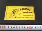 sticker Holten AANSTOOT modelbouw Larenseweg 12, Verzamelen, Stickers, Ophalen, Zo goed als nieuw, Bedrijf of Vereniging